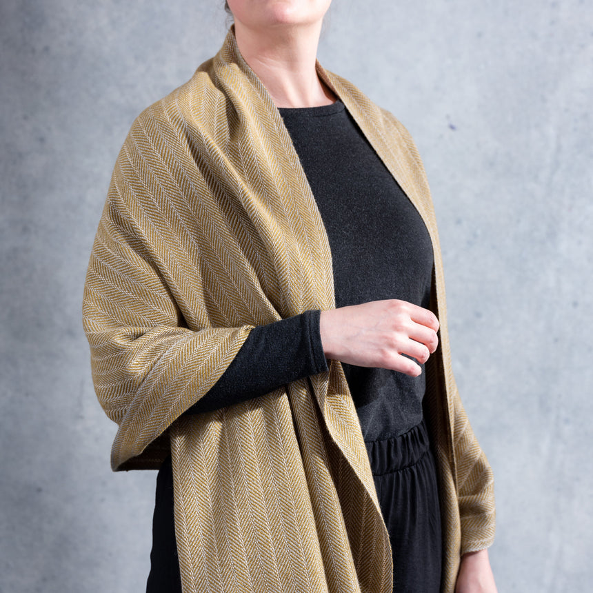 Barb Lynn - "Honeycomb" Herringbone Wrap Wrap Day in the Life Gallery