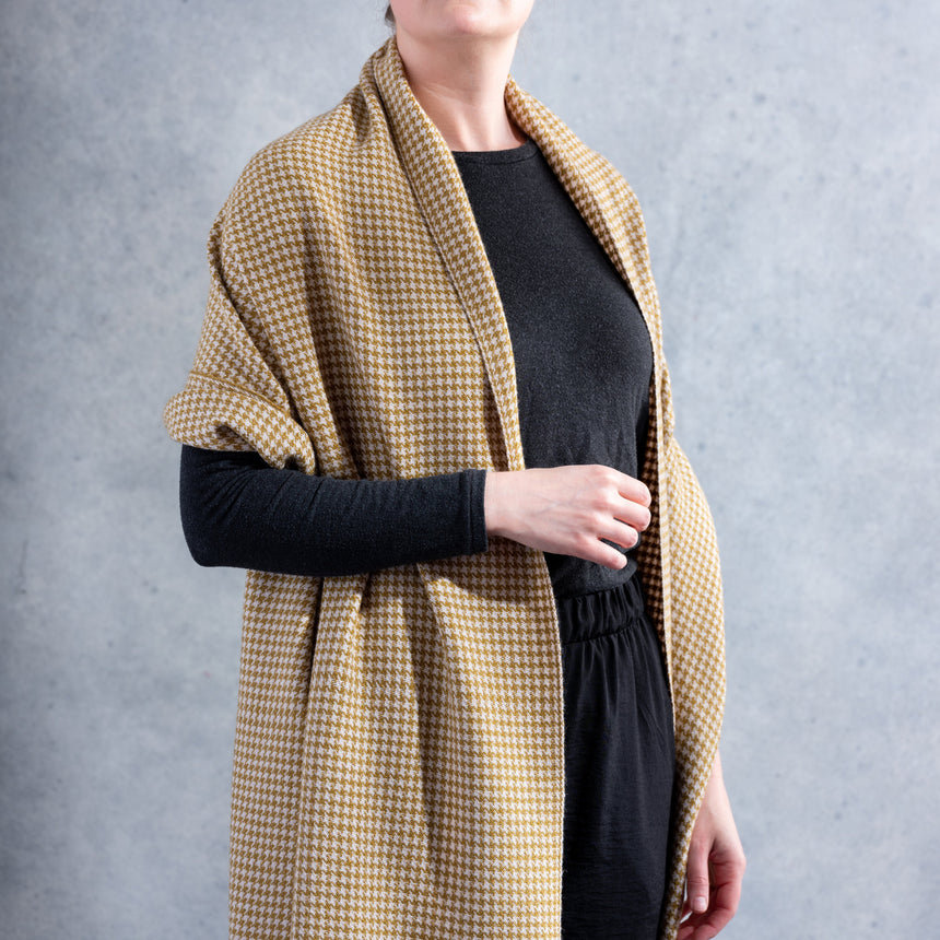 Barb Lynn - "Honeycomb" Houndstooth Wrap Wrap Day in the Life Gallery