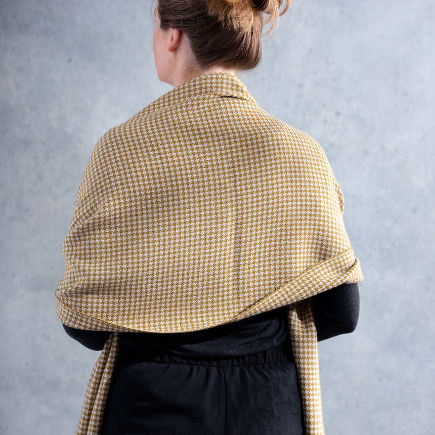 Barb Lynn - "Honeycomb" Houndstooth Wrap Wrap Day in the Life Gallery 