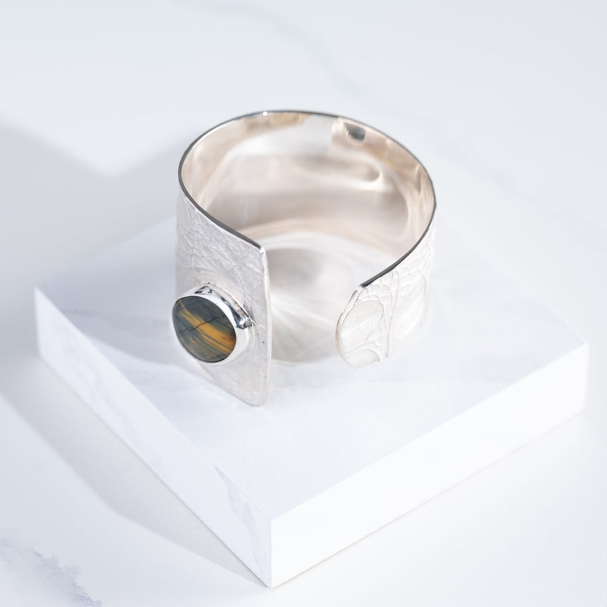 Marie-Hélène Rake - Tiger Eye Cuff Silver Cuff Day in the Life Gallery