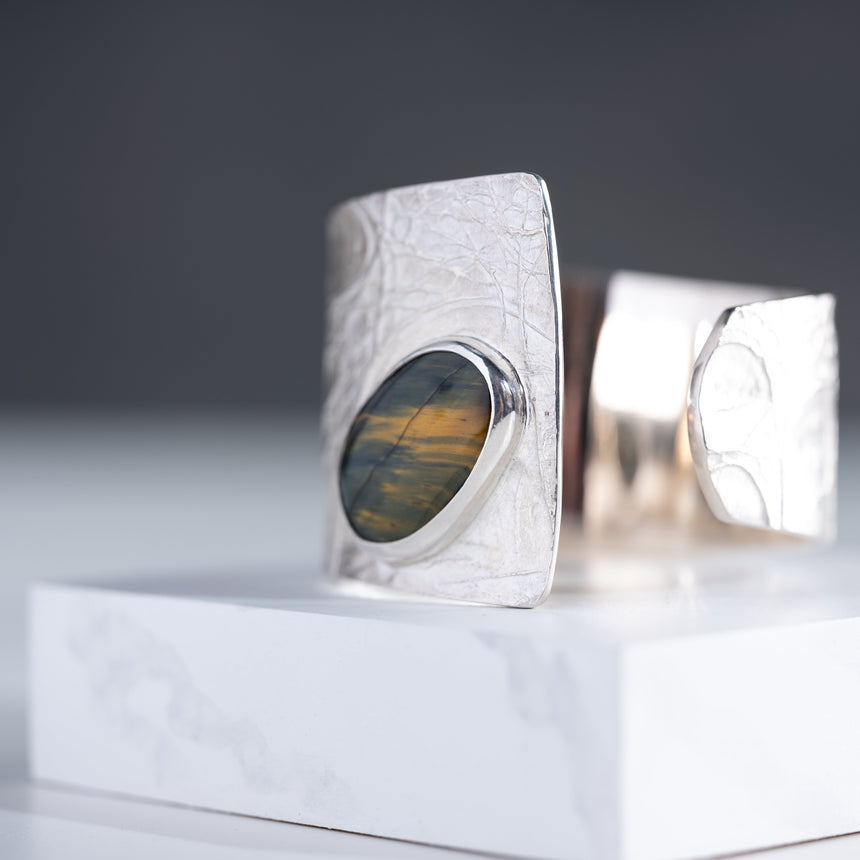 Marie-Hélène Rake - Tiger Eye Cuff Silver Cuff Day in the Life Gallery